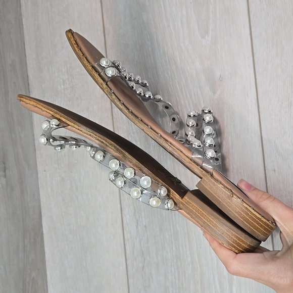 Steve Madden Women's Skyler Pearl Embellished Sandals Shoes Flats Sz 8 - Picture 7 of 10